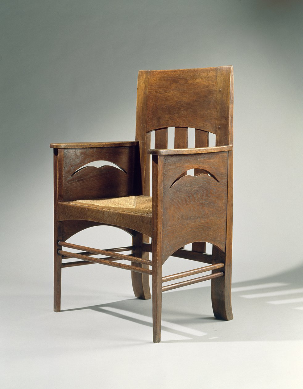 1897'de tasarlanan koltuk (acele koltuklu meşe) by Charles Rennie Mackintosh
