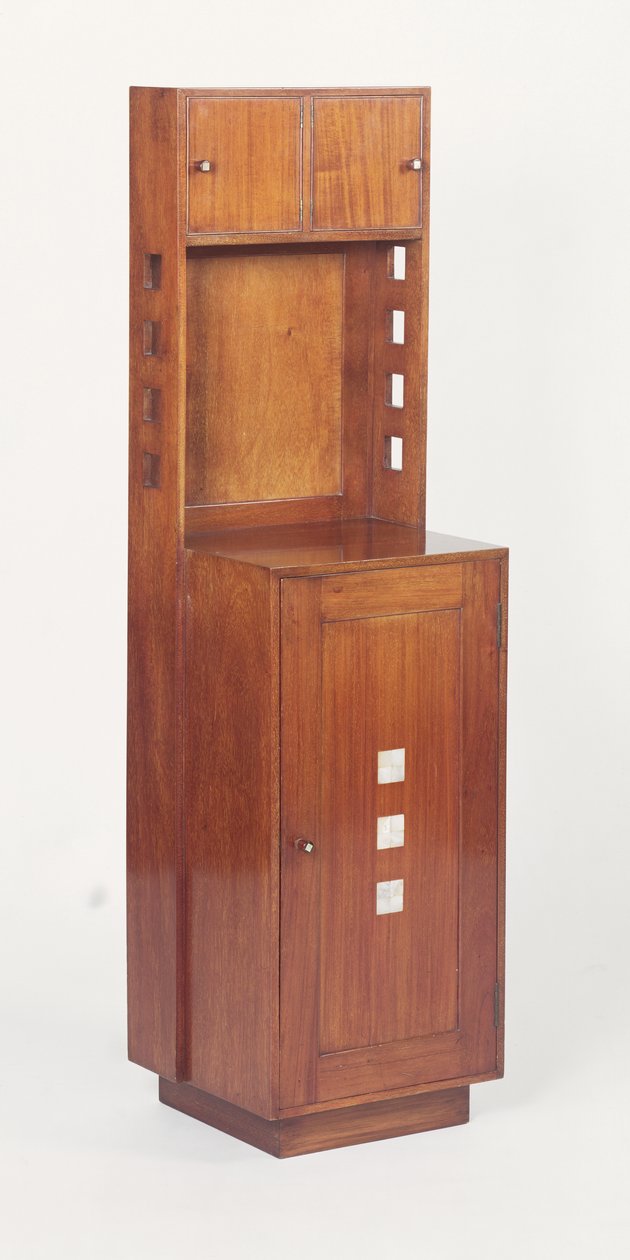 Sedef işlemeli komodin, 1917 (maun) by Charles Rennie Mackintosh