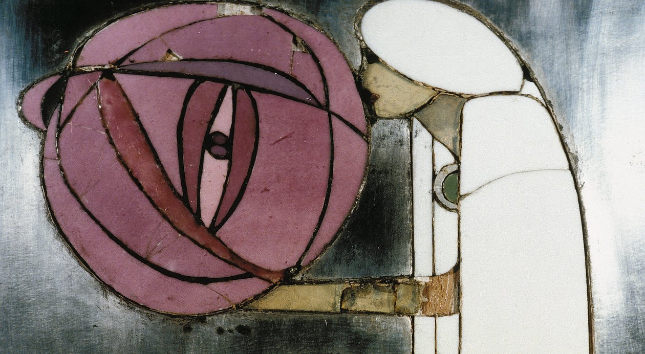 Bayan Rowat, 1902 için tasarlanmış beyaz dolap (ahşap, vitray, emaye) by Charles Rennie Mackintosh