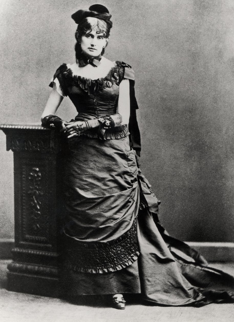Berthe Morisot (1841-95) (bw fotoğraf) by Charles Reutlinger