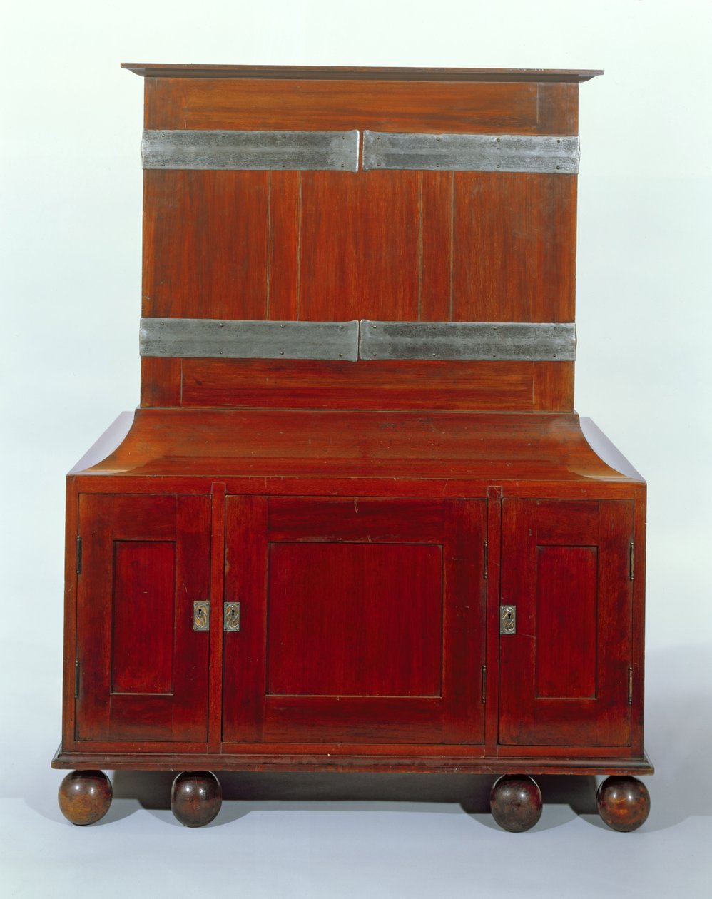 Kabin - arkadan görünüm, 1898 (maun ve beyaz kutsal) by Charles Robert Ashbee