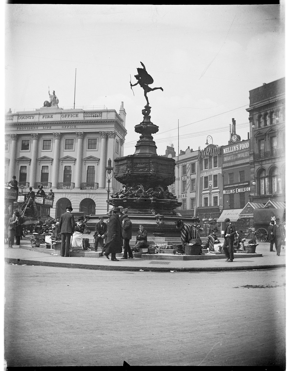 Shaftesbury Memorial Çeşmesi, Piccadilly Circus, Westminster Şehri, Londra, 1895-1905. by Charles William Prickett