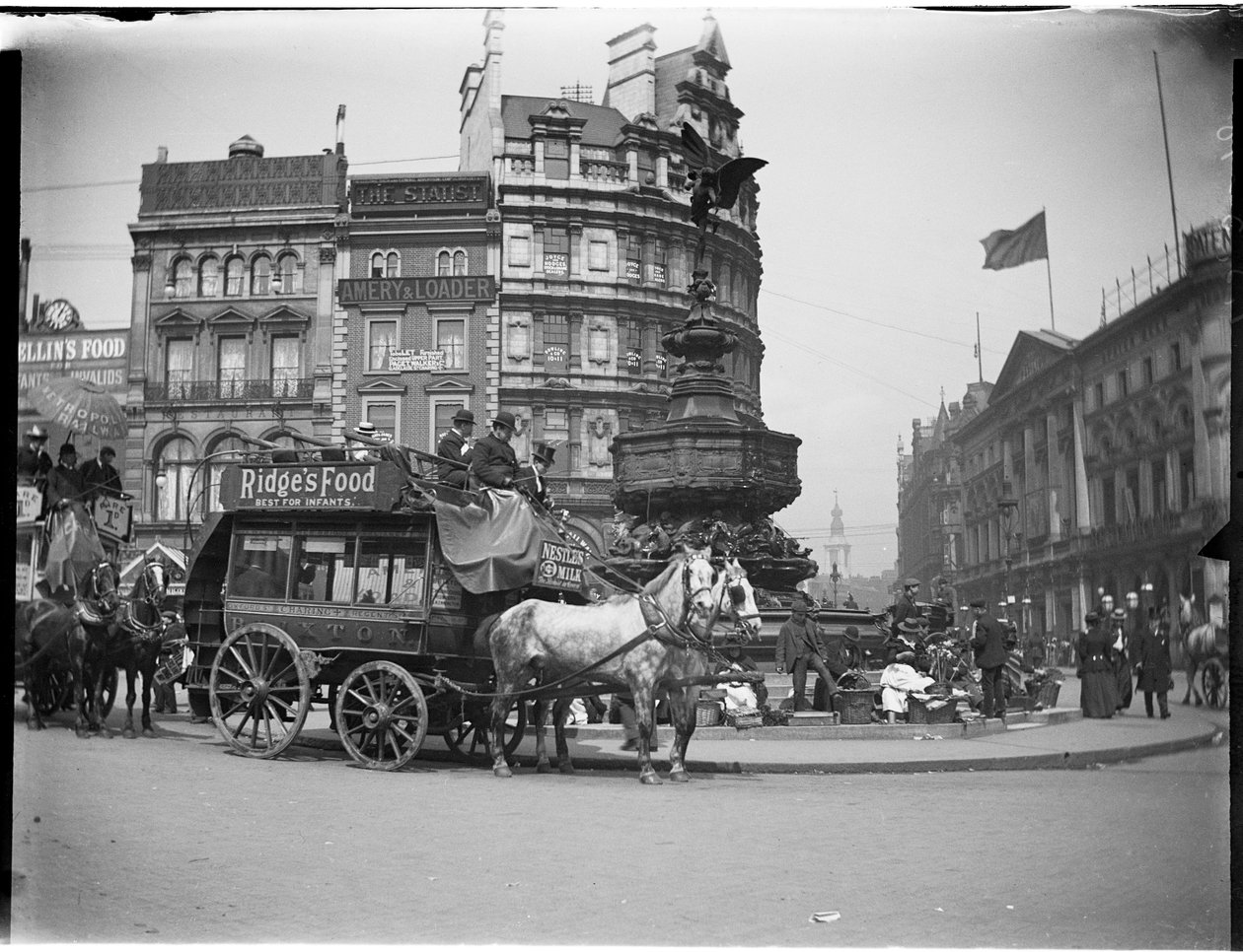 Shaftesbury Memorial Çeşmesi, Piccadilly Circus, Westminster Şehri, Londra, 1895-1905. by Charles William Prickett