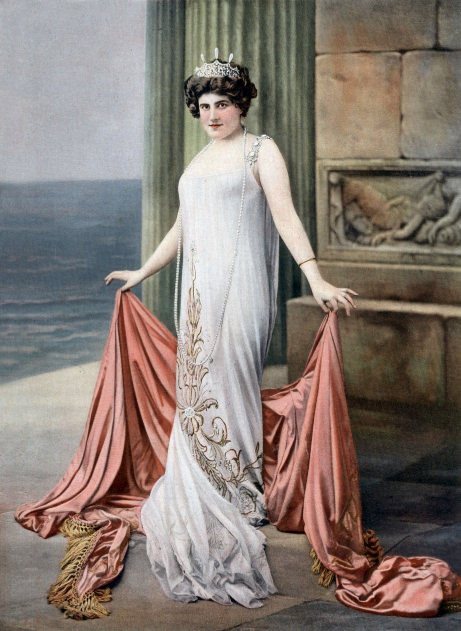 Fransız soprano Zina Brozia "Thais" operasında Thais rolünde, fotoğraf Cheri Rousseau Fransız "Le Theatre" gazetesinden 11 Ocak by Cheri Rousseau