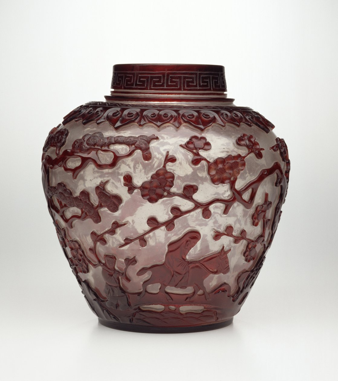 İki renkli oyma Pekin kavanozu, Qianlong dönemi, 1736-95 (cam) by Chinese School