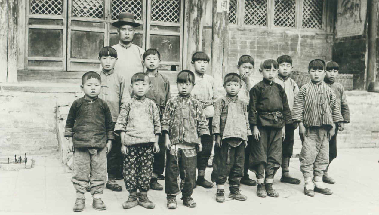 Öğretmen ve öğrenciler by Chinese Photographer