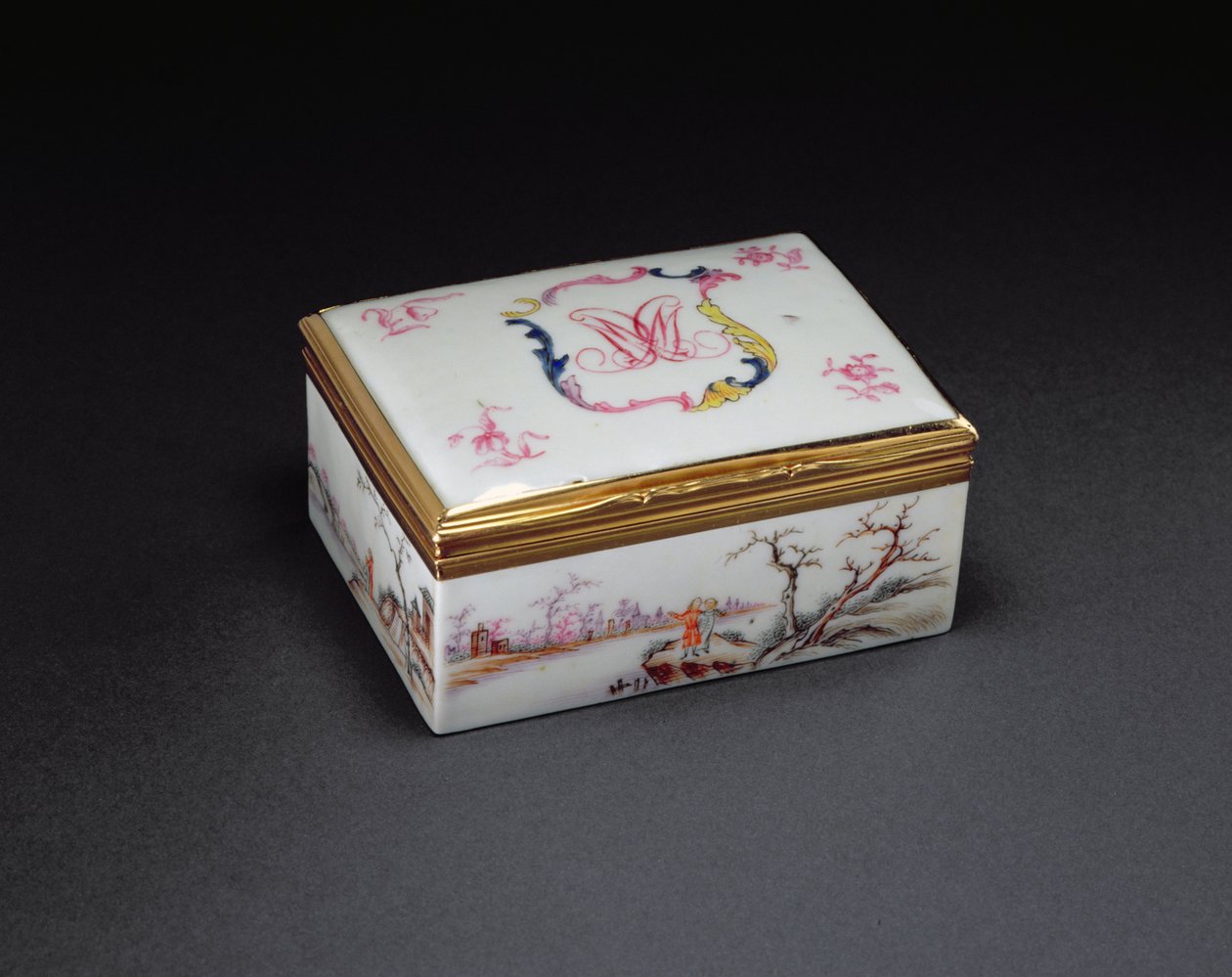 Monogramlı Enfiye Kutusu, Qianlong Dönemi (1736-95) c.1750 (porselen) by Chinese School