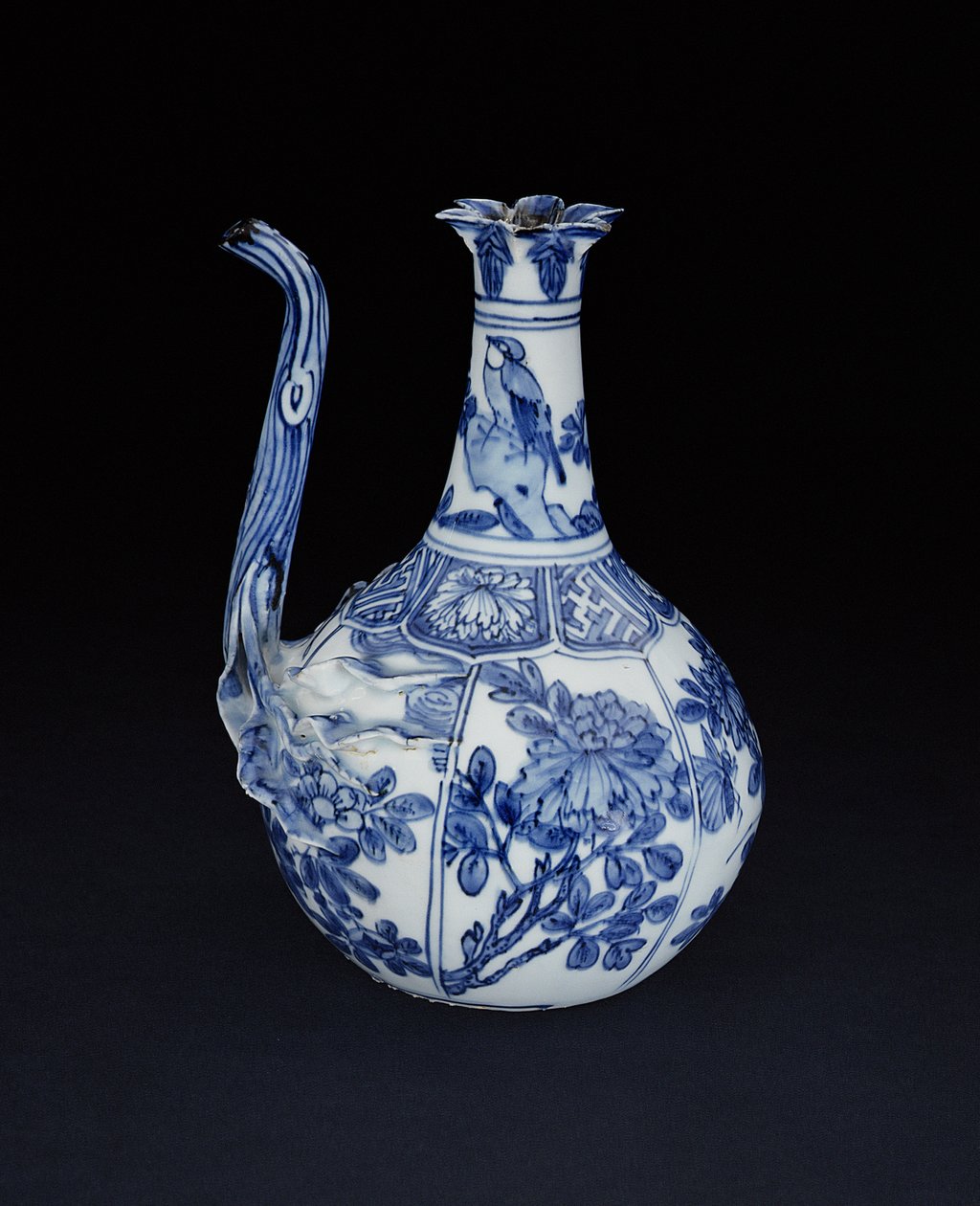 Kuşlar ve çiçeklerle boyanmış mavi ve beyaz kraak nar ibrik, Wanli, 1580-1600 (porselen) by Chinese School