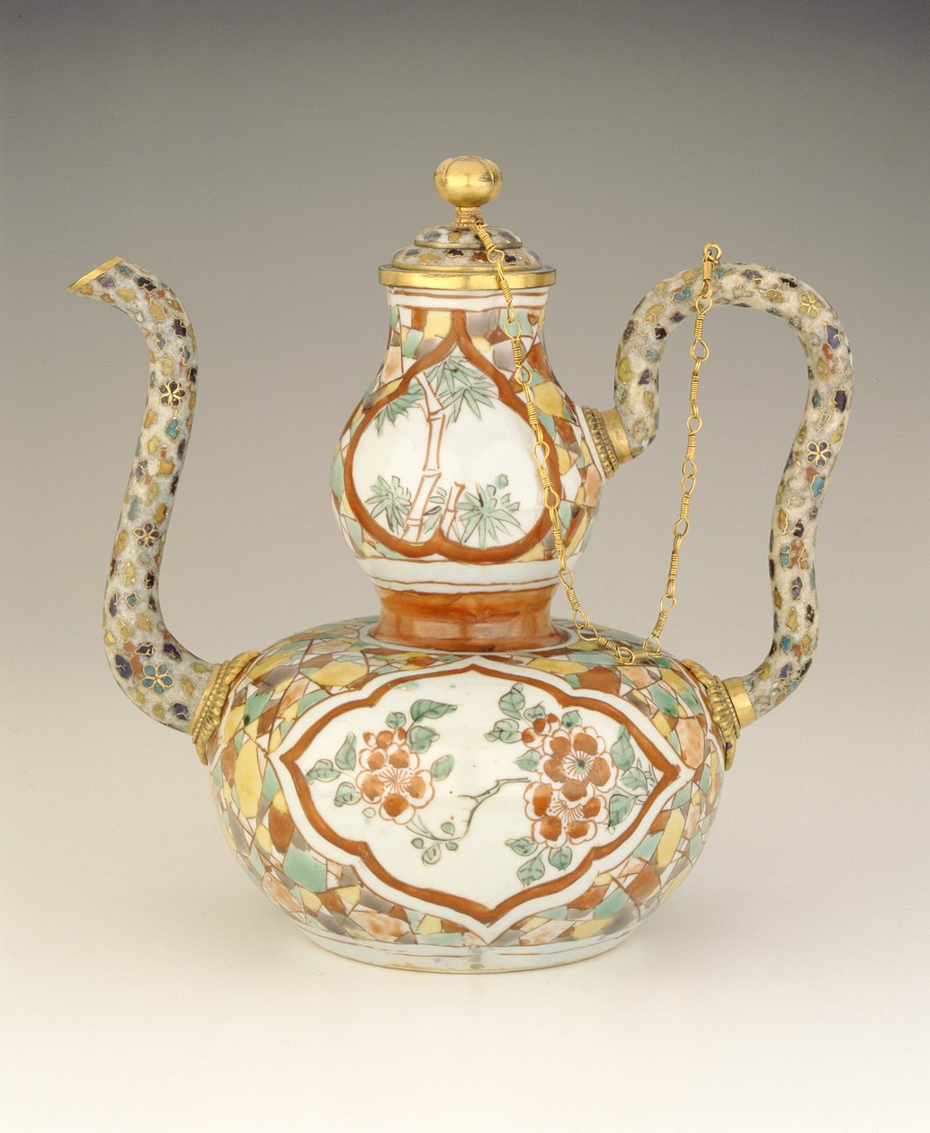 Ewer, Geç Ming hanedanı, Tianqi dönemi, 1621-27 (porselen ve emaye işi emaye) by Chinese School