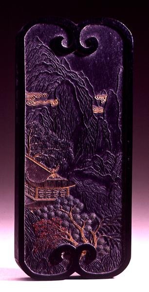 Hu Kai-Wen, Ching hanedanı 1644-1912, Hui-chou, Anhui, 1774 (oyma ve yaldızlı mürekkep) aile atölyesinin arka yüzünde bir manzara sahnesi ve imparatorluk şiiri, işaret ve mührü olan dikdörtgen mürekkepli kek by Chinese School