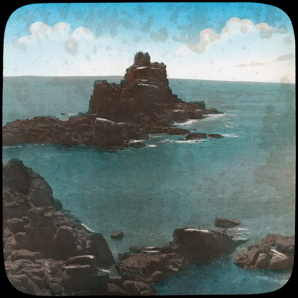 Armed Knights Rock, Lands End, Cornwall, 19. yüzyılın sonu veya 20. yüzyılın başı by Church Army Lantern Department
