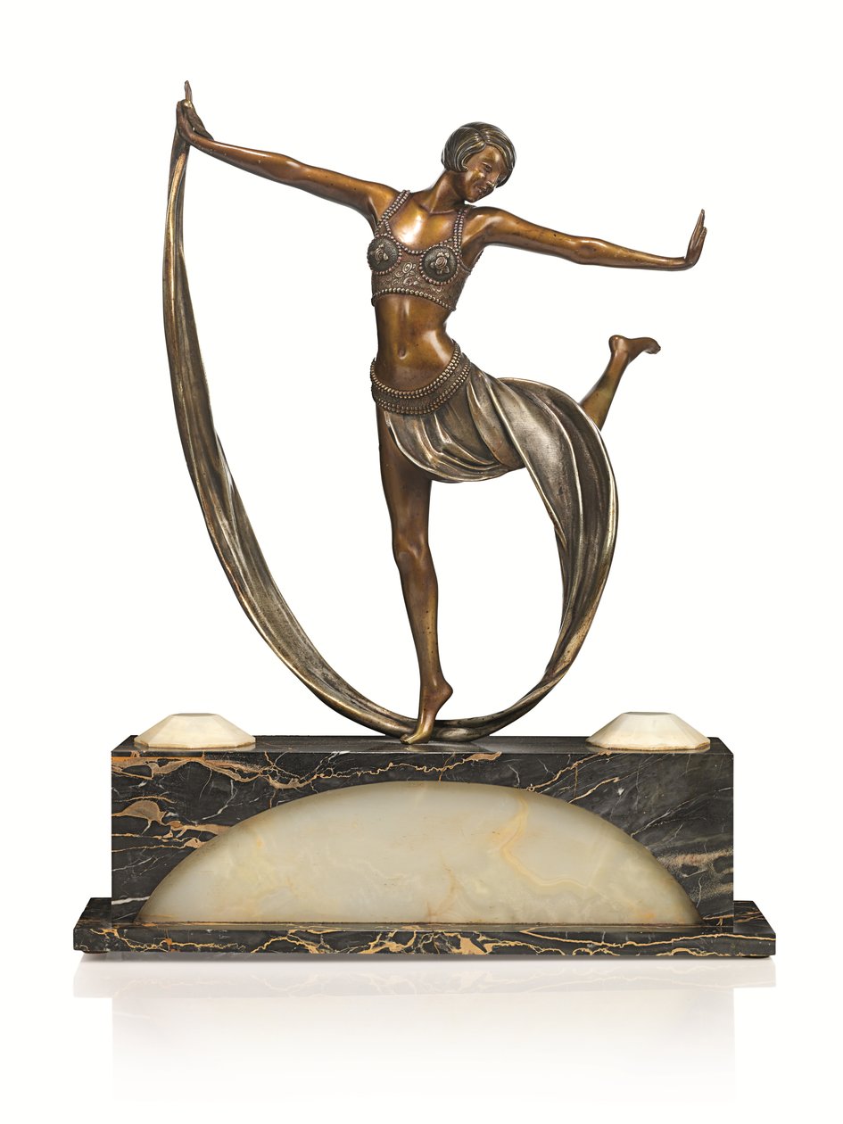 Aydınlatılmış tabanlı Art Deco figürü, 'Espirit de Josephine Baker', yaklaşık 1925 (patlanmış ve soğuk boyalı bronz) by Claire Jeanne Roberte Colinet