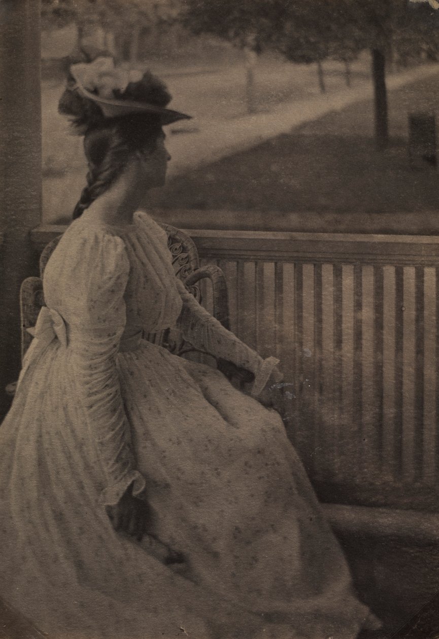 Sundurma Julia Hall McCune, c. 1897. by Clarence H. White