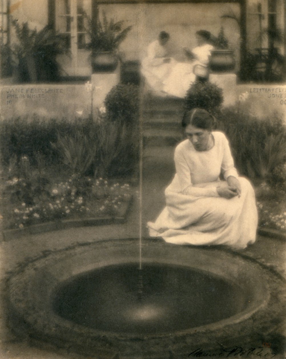 Çeşme (platin baskı) by Clarence Henry White