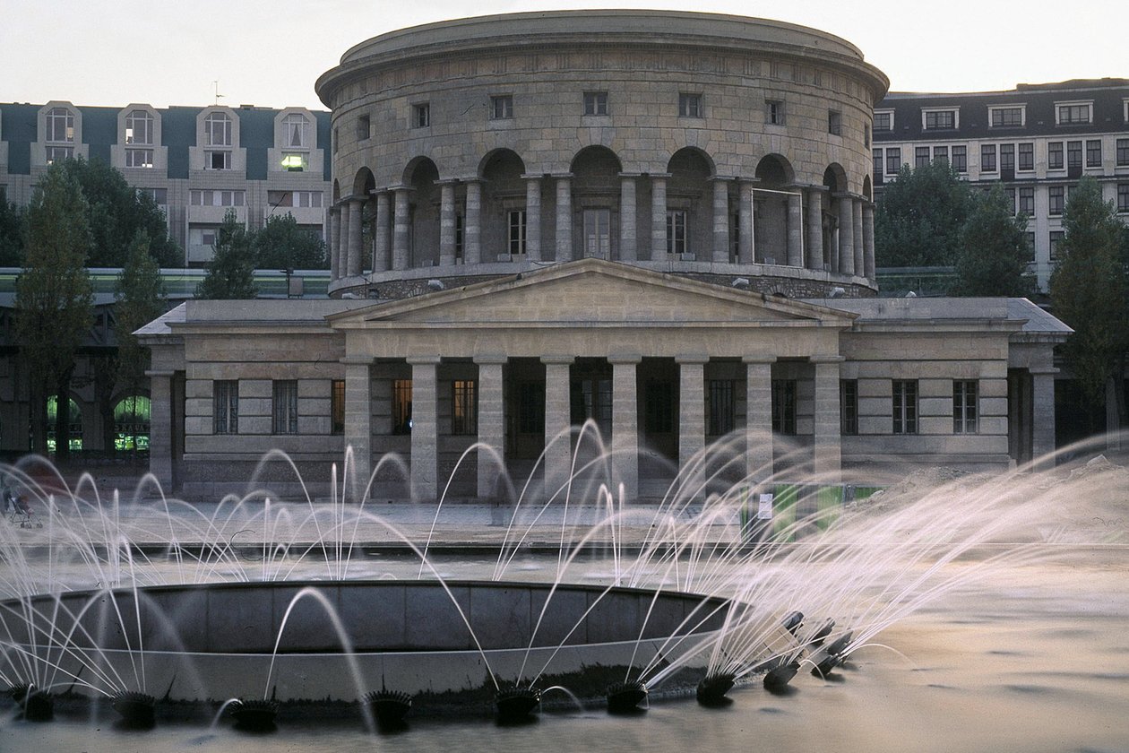 Claude Nicolas Ledoux tarafından 1789 yılında inşa edilen La Villette rotunda. by Claude Nicolas Ledoux