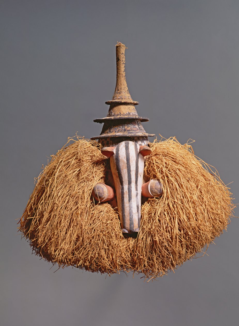 Zoomorfik Maske (ahşap ve elyaf) (ayrıca bkz. 181651, 181652) by Congolese