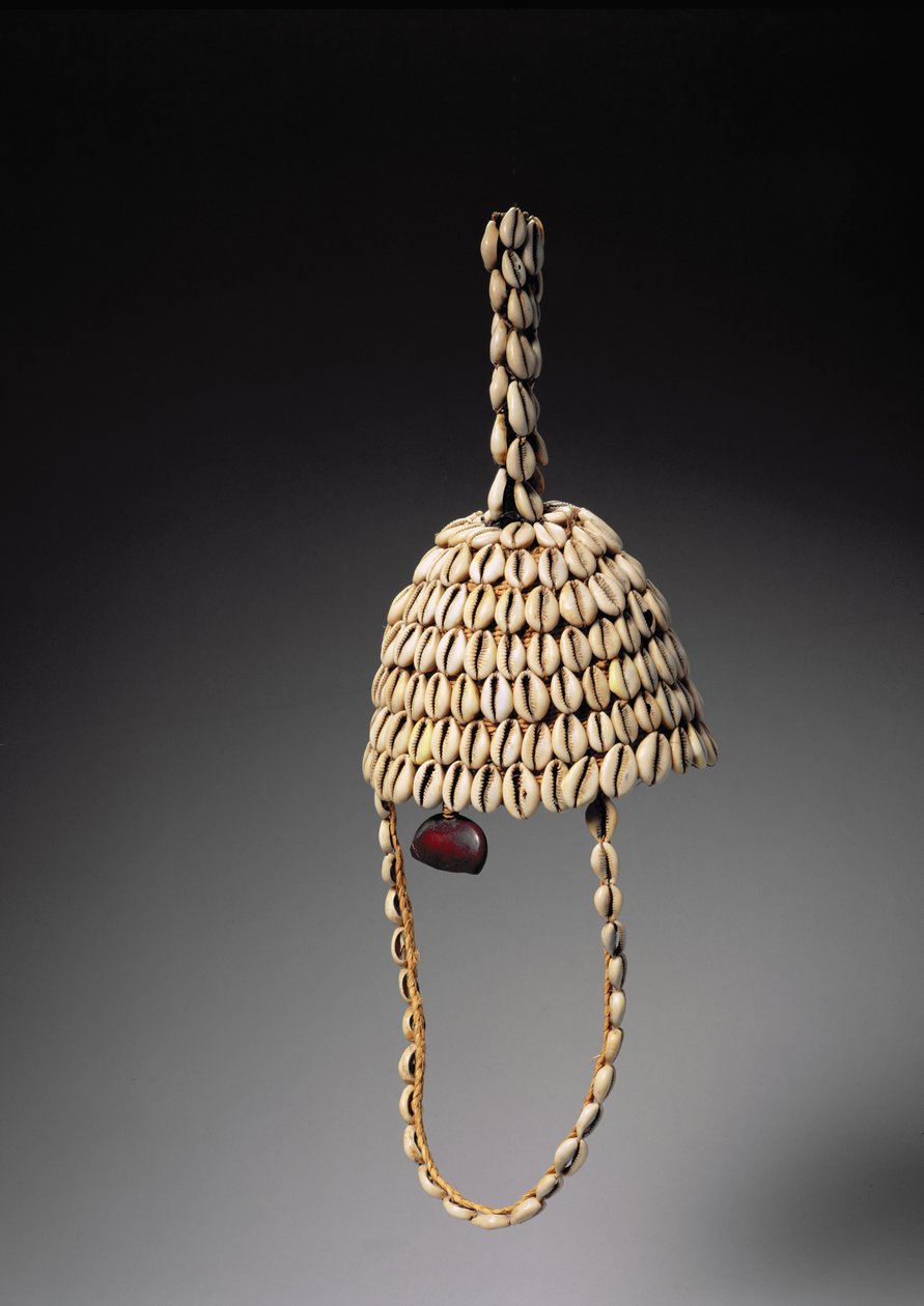 Şapka (kabuklar ve kemik) (ayrıca bkz. 181646) by Congolese