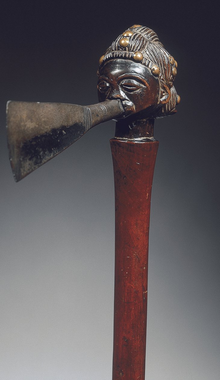 Luba baltası (ahşap ve metal) by Congolese Congolese