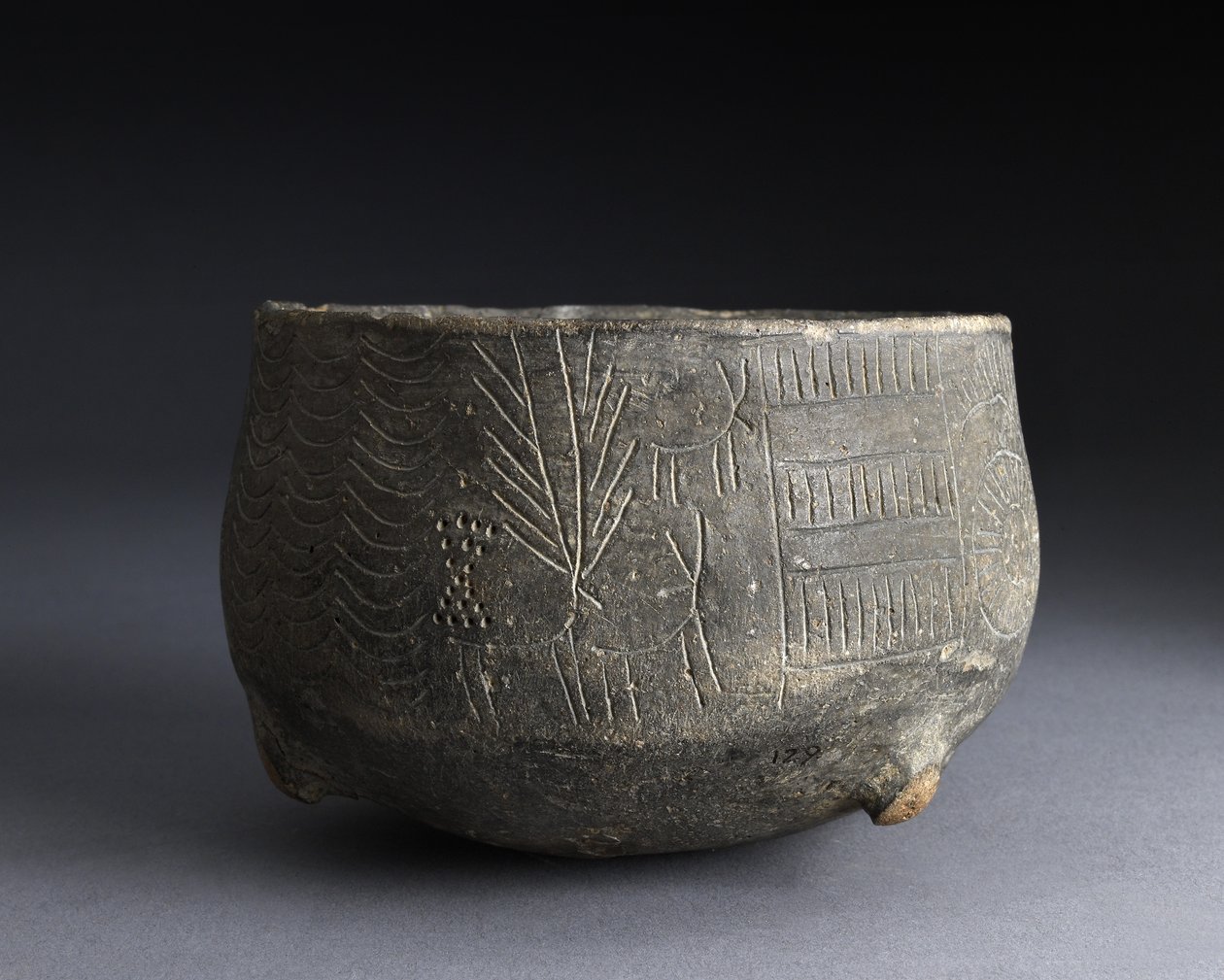 Los Millares, İspanya, Bakır Çağı, MÖ 2000 dolaylarından kalma geyikleri betimleyen kazıma süslemeli kase (çömlek) by Copper Age