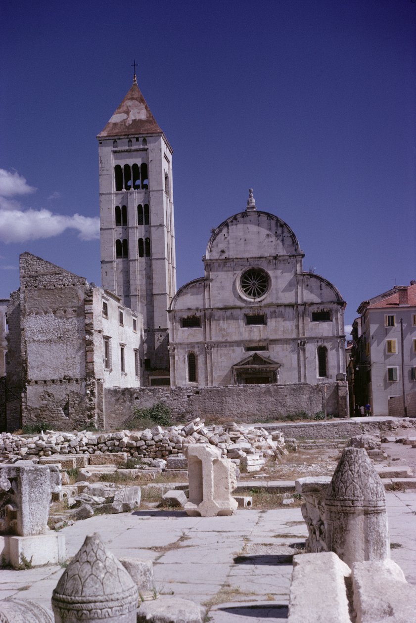 Kilisenin cephesi, inşa edilmiş 1091 by Croatian School