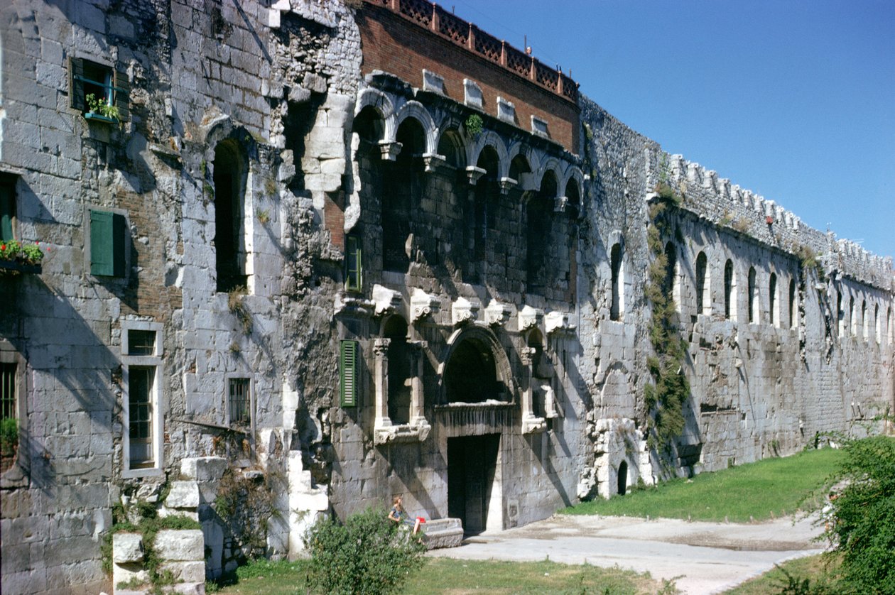 Porta Aurea ile Diocletianus Sarayı