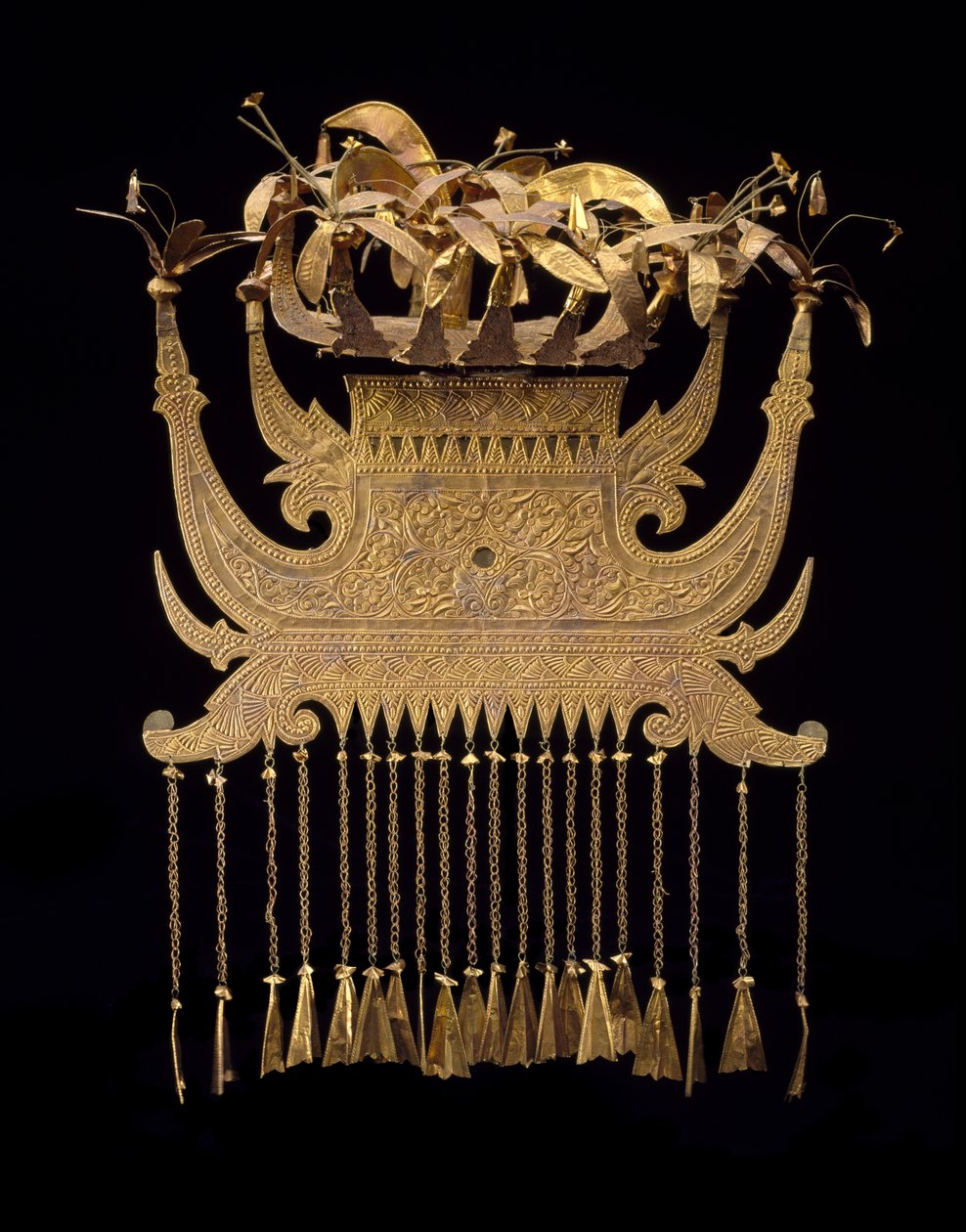 Headdress, 19. yüzyıl sonu - 20. yüzyıl başı (altın ve altın varak) by Culture Minangkabau