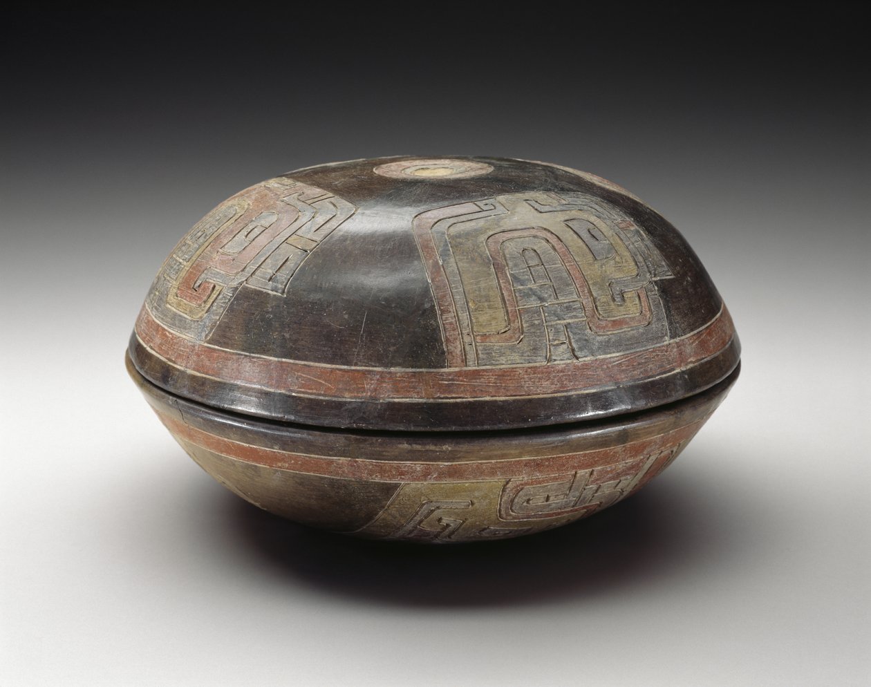 Soyut Desenli Çift Kase, MÖ 900-200 (çok renkli reçine boyalı toprak kap) by Culture Paracas
