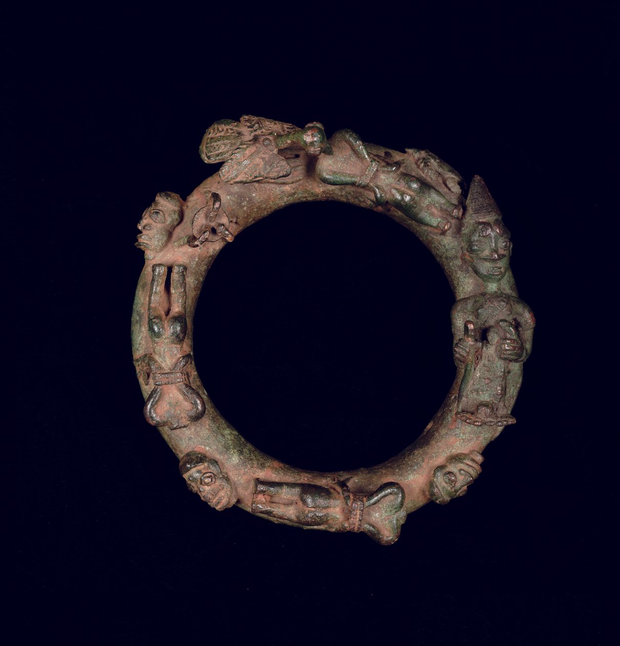 Ritüel kurbanı tasvir eden yüzük by Yoruba Culture