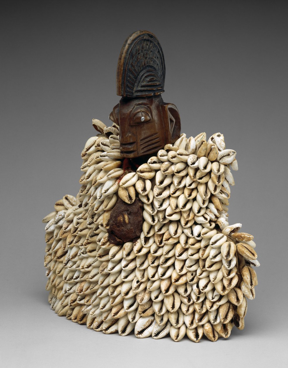 Giysili İkiz Figür (ere ibeji) by Yoruba Culture