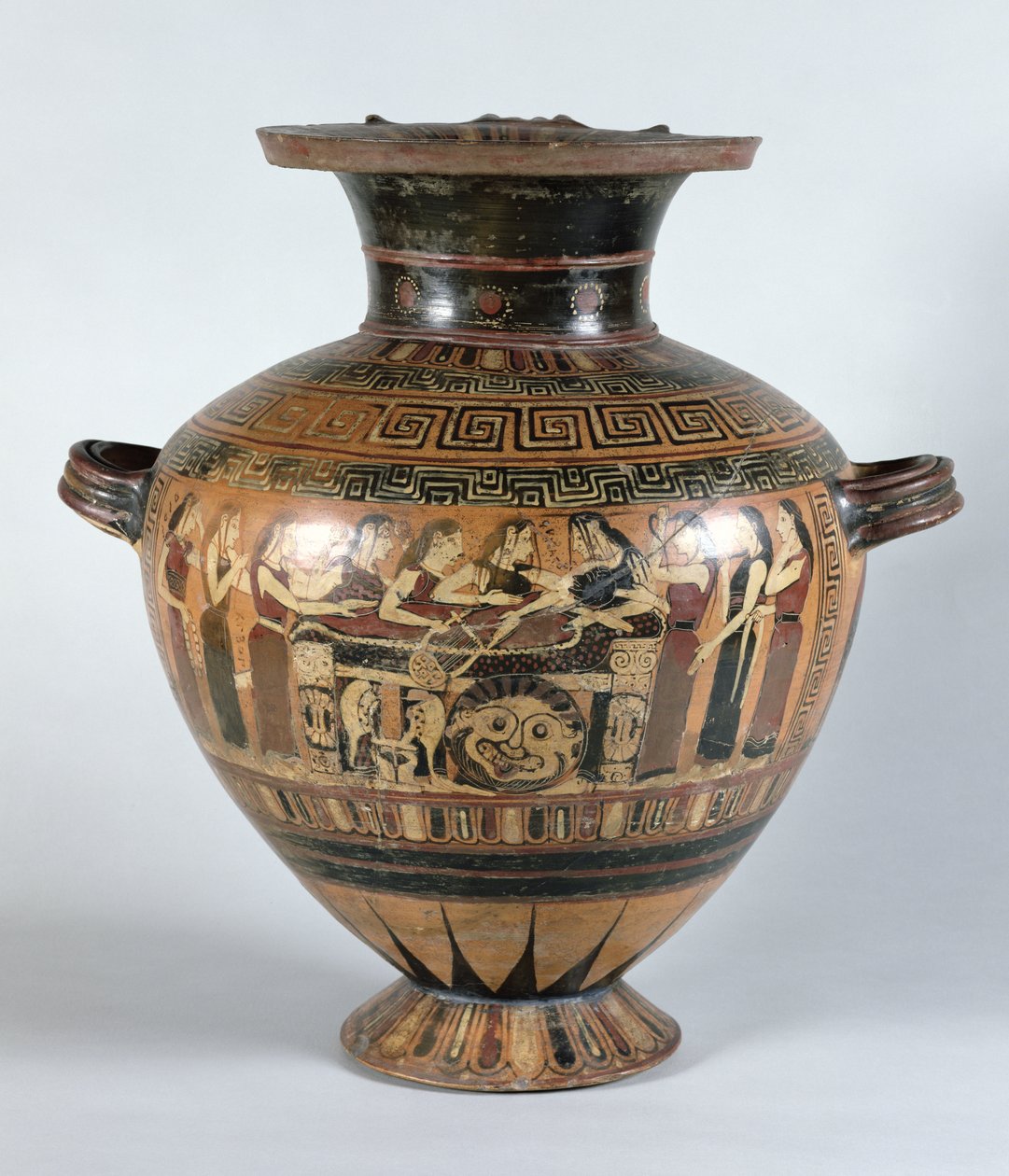 Akhilleus'un yasını tutan Nereidleri betimleyen siyah figürlü hidria, MÖ 560-550 dolayları (seramik) by Damon Painter