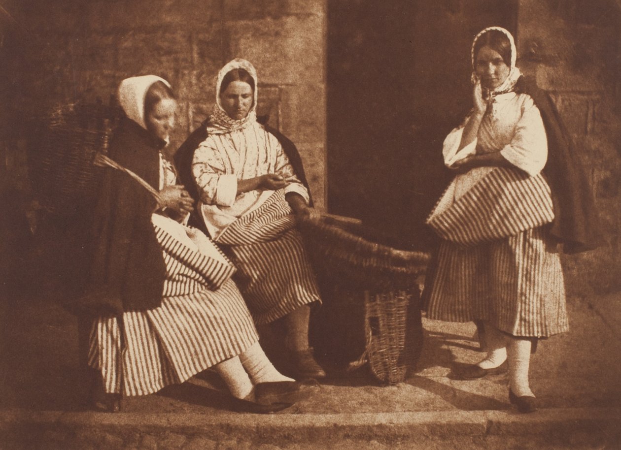 Bayan Logan ve İki Meçhul Kadın, Newhaven by David Octavius Hill