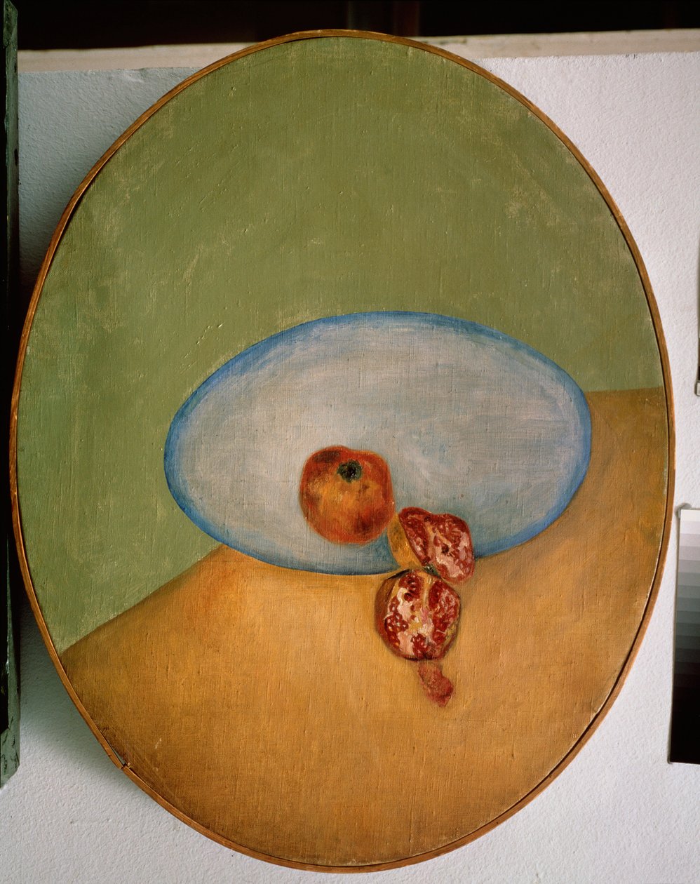 Nar ile natürmort. David Petrovich Sterenberg'in (1881-1948) tablosu, tuval üzerine yağlı boya by David Petrovich Sterenberg