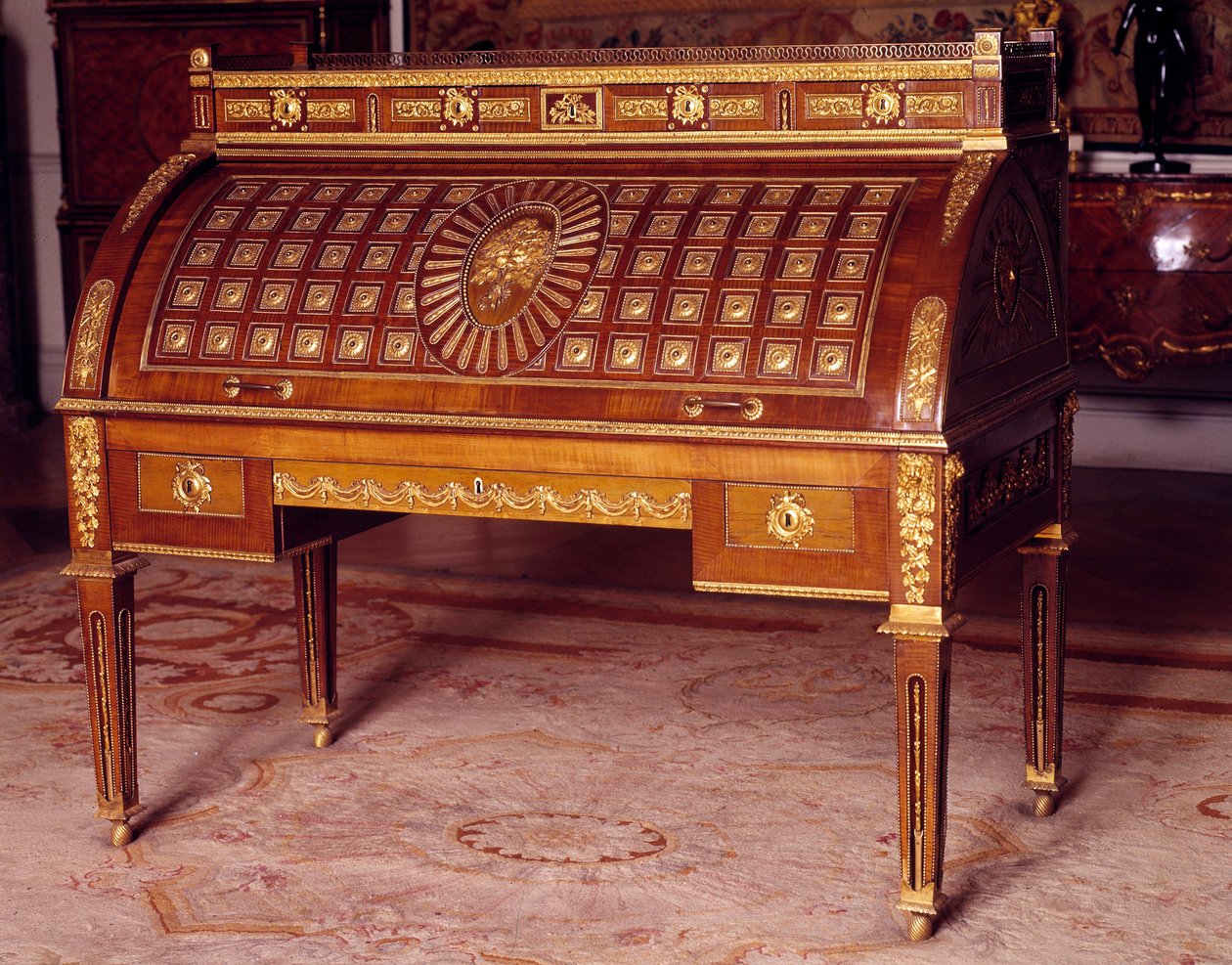 Louis XVI mobilya: 1780 civarında David Roentgen (1743-1807) tarafından gerçekleştirilen Rusya