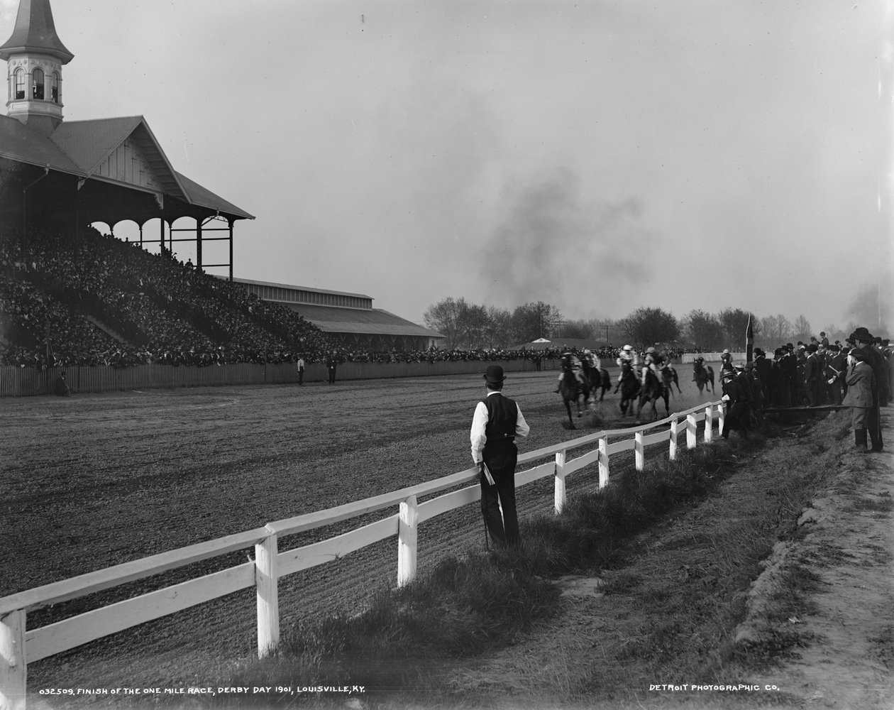 Finish of the one mile race, Derby Day 1901, Louisville, Kentucky, 1901  by Detroit Publishing Co.