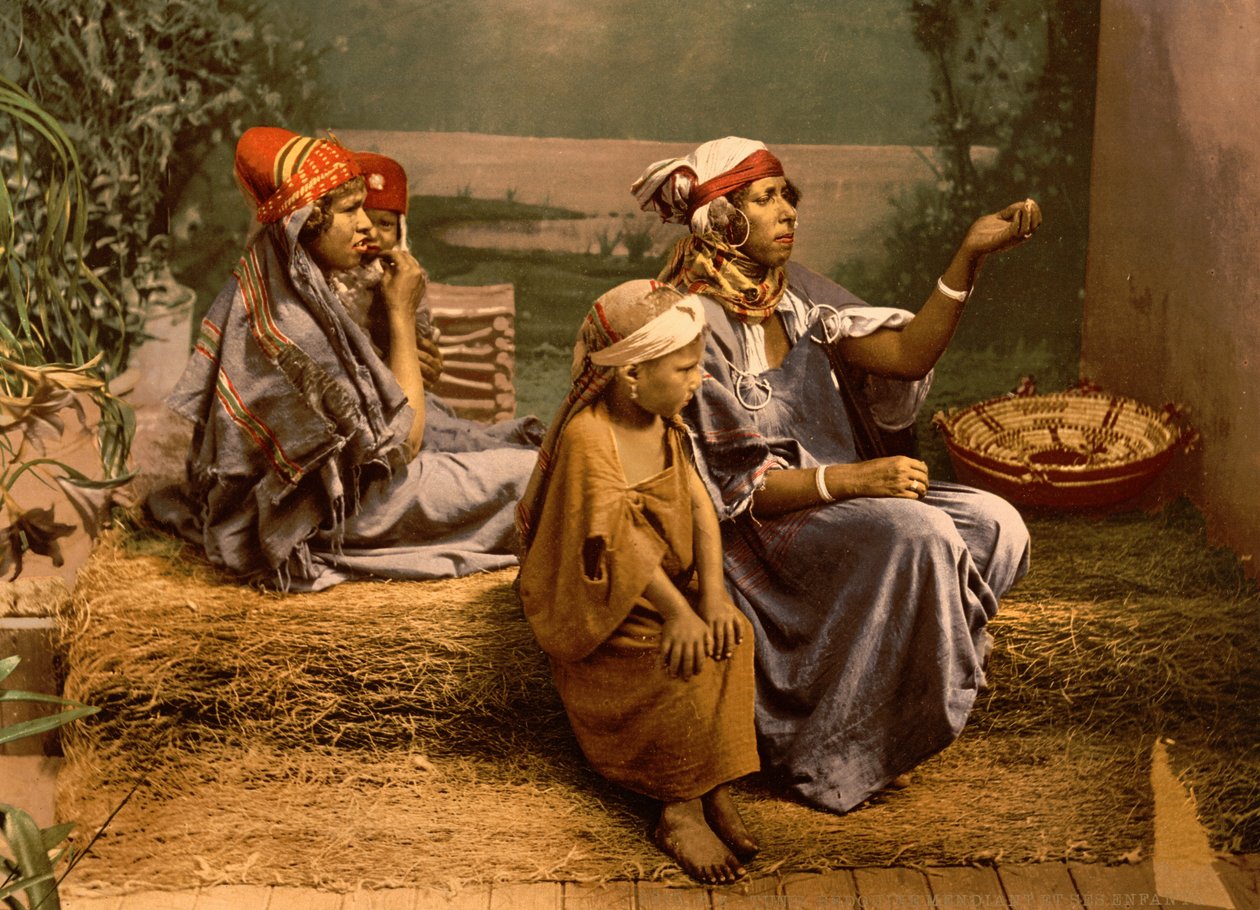 Bedevi Dilenciler ve Çocuklar, Tunus, Tunus by Detroit Photographic Co.
