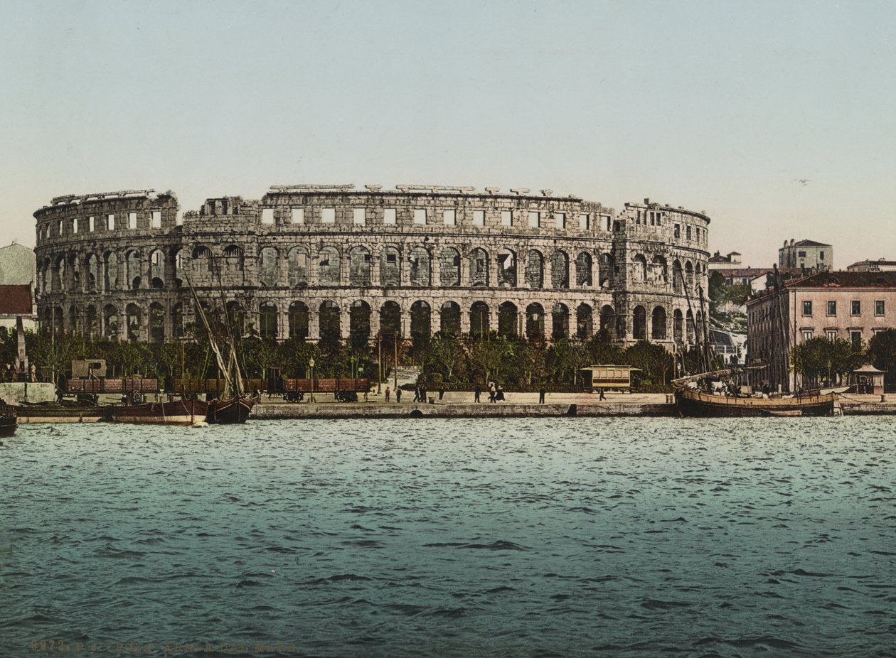 Arena del Mare, Pola, c.1900 (fotomekanik baskı) by Detroit Publishing Co.