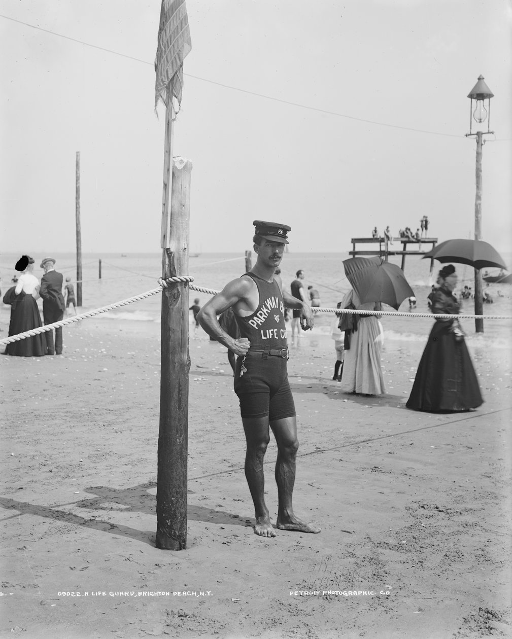 Cankurtaran, Brighton Beach, Brooklyn, New York City, ABD, c.1905 (s/b fotoğraf) by Detroit Publishing Co.