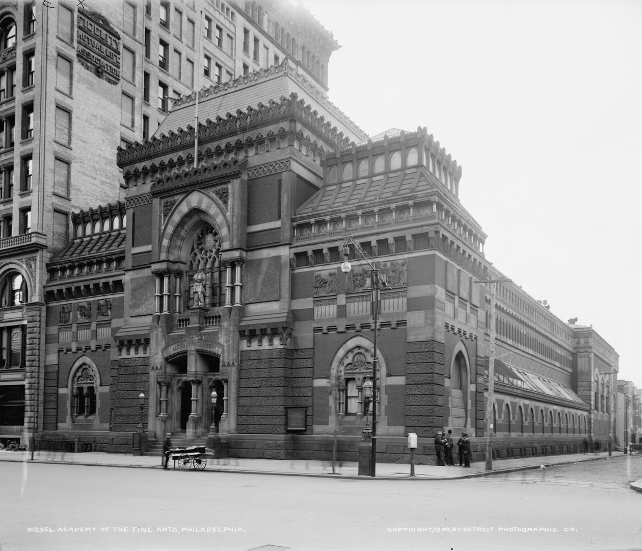 Pennsylvania Güzel Sanatlar Akademisi, Philadelphia, Pennsylvania, c.1900 (s/b fotoğraf) by Detroit Publishing Co.