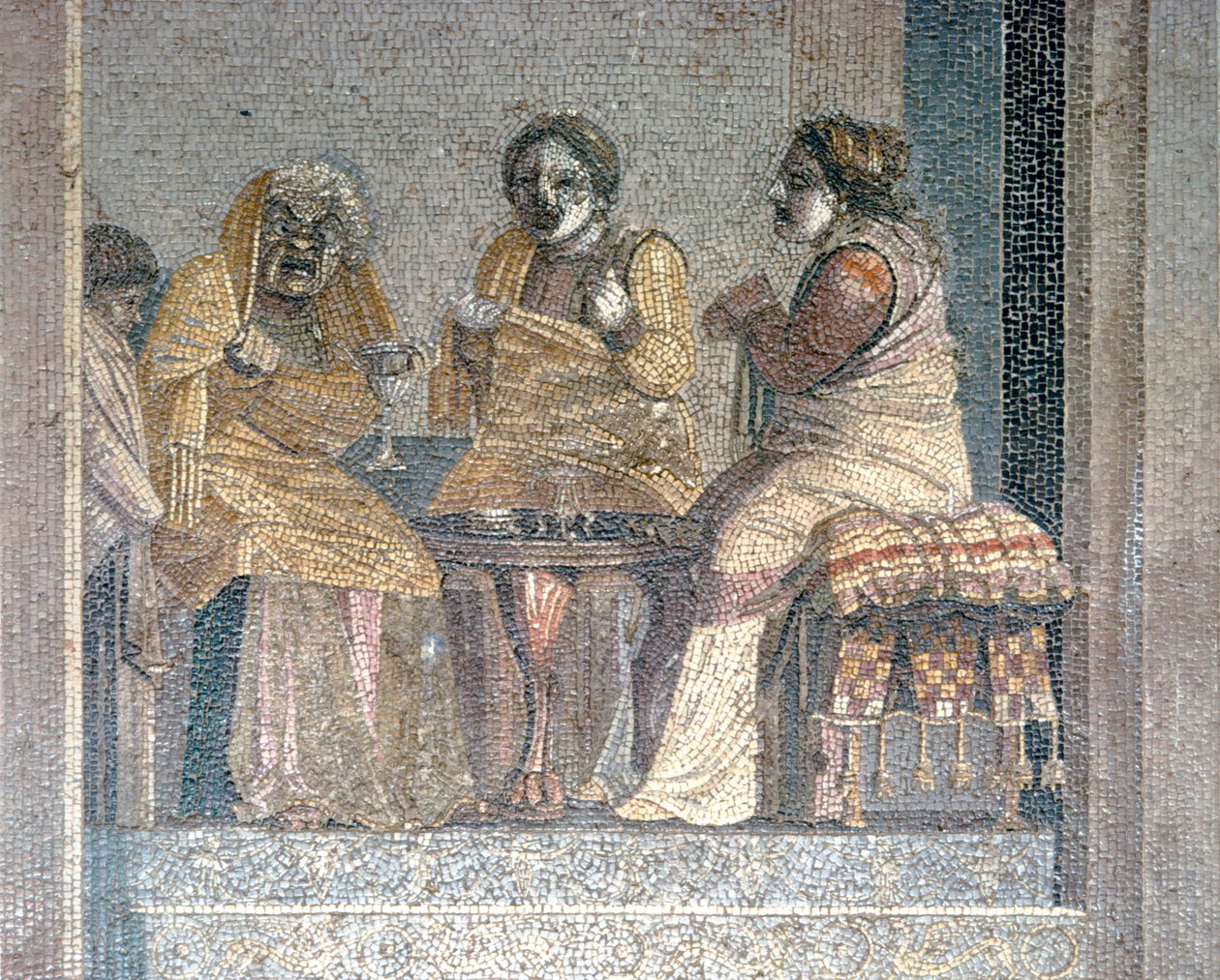 Maskeli oyuncularla oyun sahnesinin Roma mozaiği, Villa of Cicero, Pompeii, MÖ 2. yüzyıl by Dioscurides of Samos