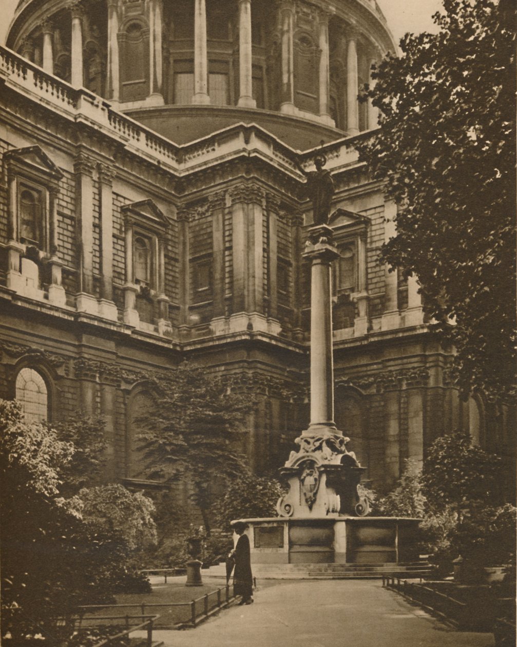 St. Pauls Churchyard