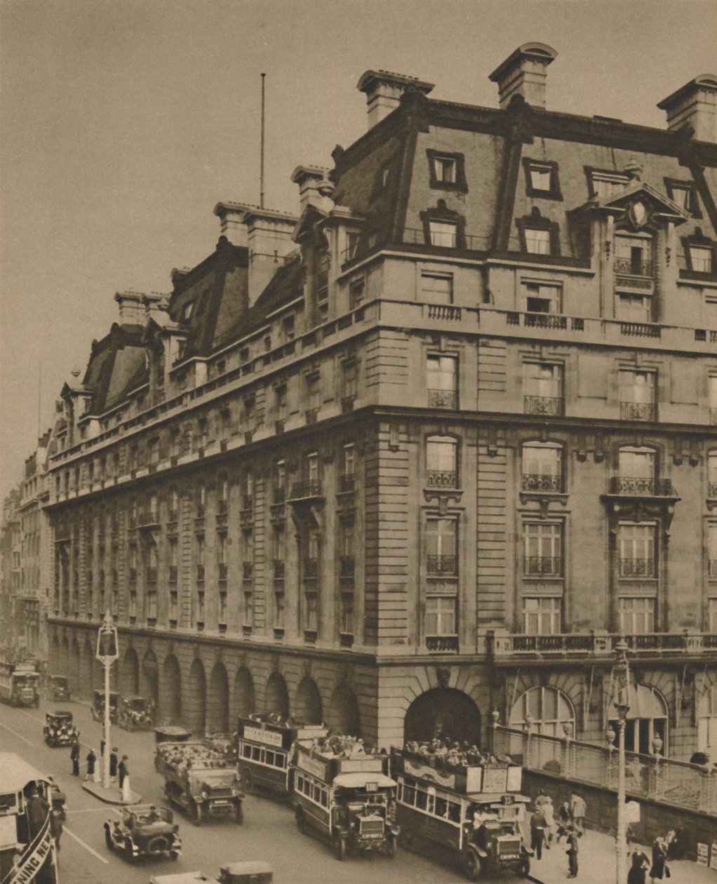 Birçok Neslin Otelleri Sitesindeki Ritz, c1935. by Donald McLeish