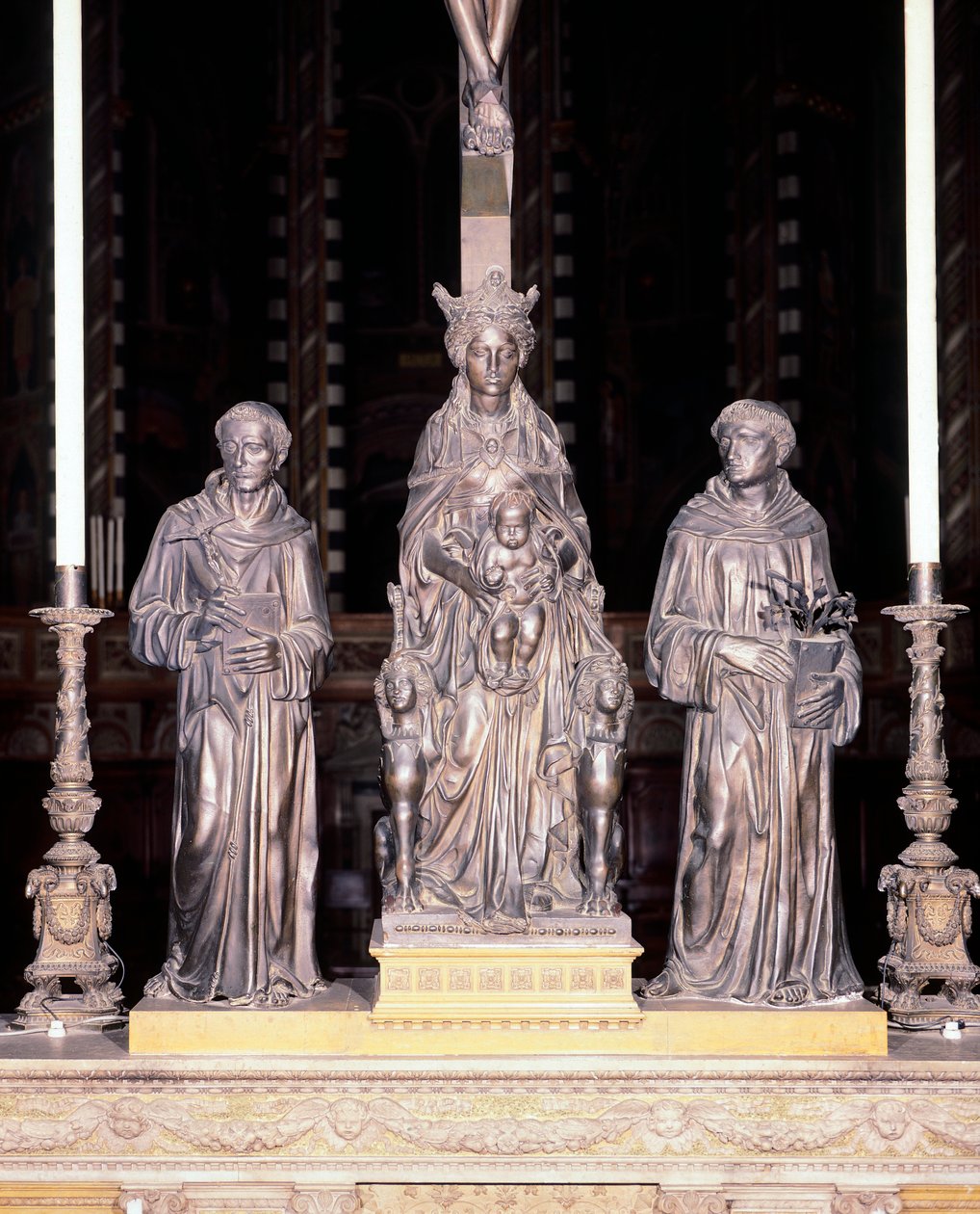 İtalya, Padua, Padua Aziz Anthony Bazilikası, Azizler ile Bakire ve Çocuk Grubu, Donatello tarafından (yaklaşık 1386-1466), bronz by Donatello