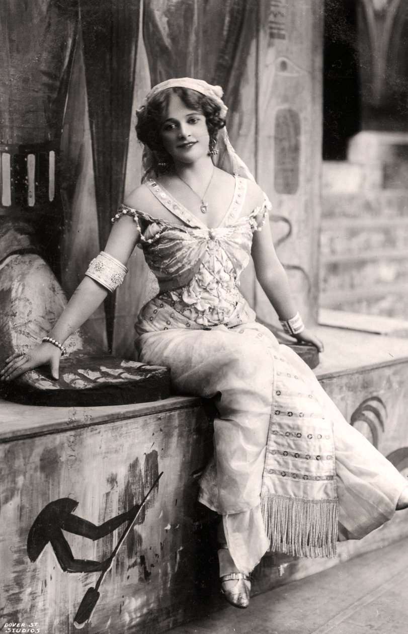 Madge Vincent, şarkıcı ve oyuncu, 1900