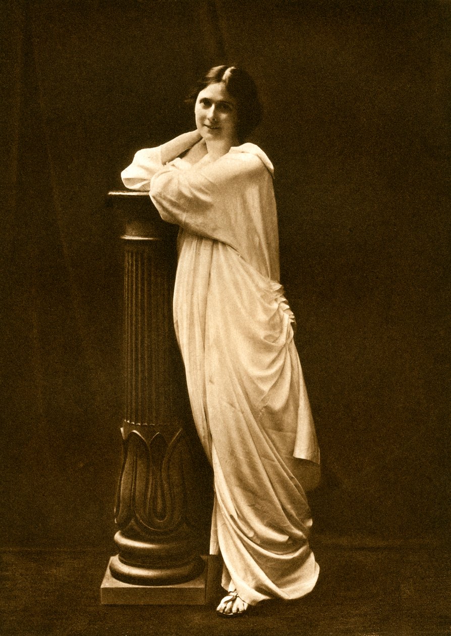 Bayan Isadora Duncan, 19. yüzyılın sonlarında. by Dover Street Studios