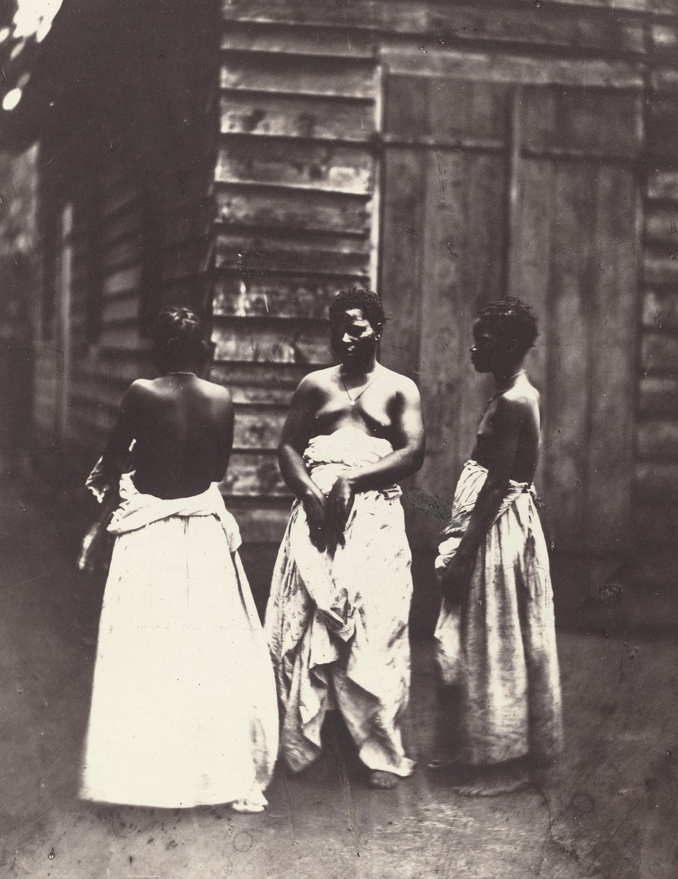 Madagaskarlı Kadınlar Plakası 28, 1863. by Désiré Charnay
