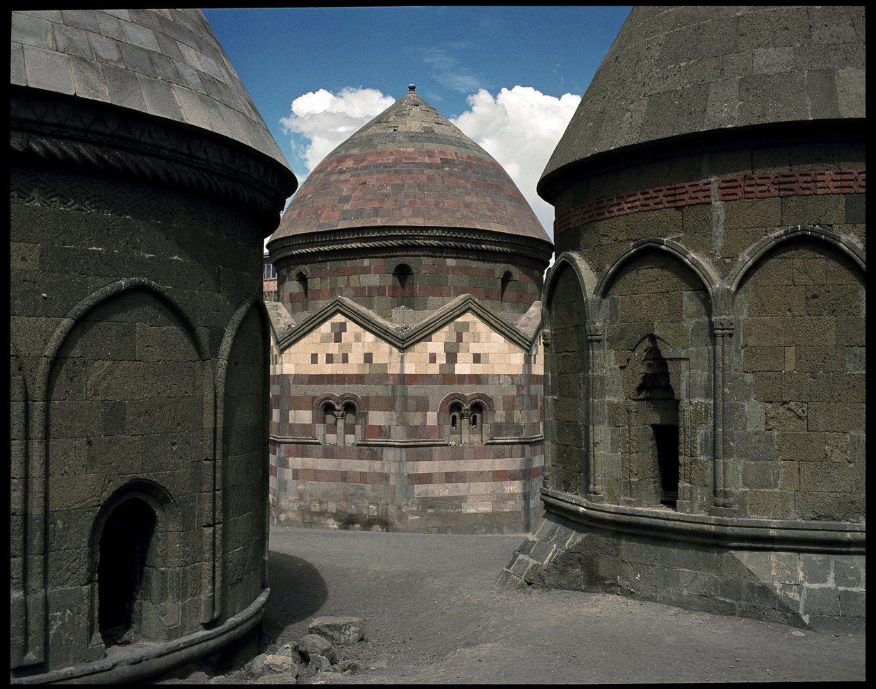 Sultan Türbesi Sekizgen Türbesi by Dynasty Seljuq