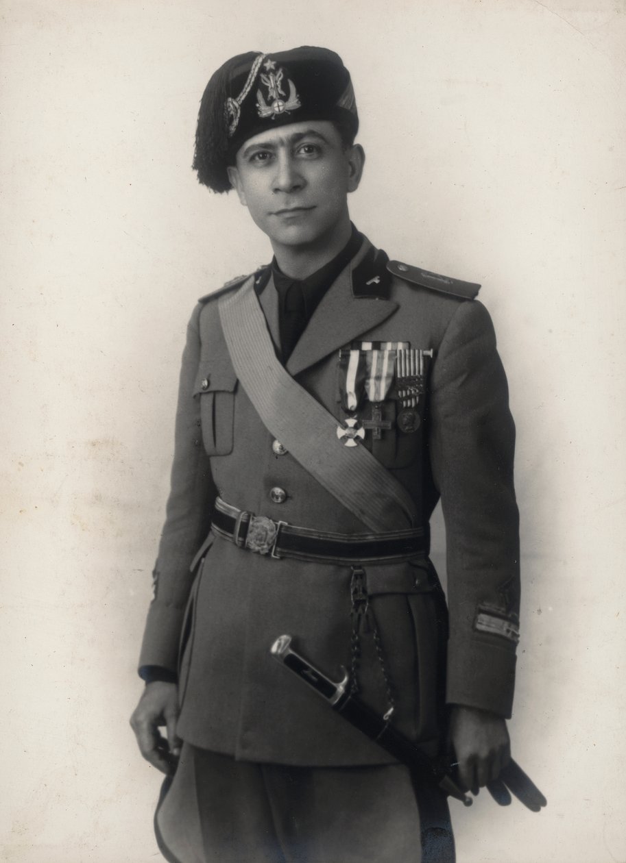 Albüm "MVSN- Blackshirts": Kıdemli Binbaşı Tıbbi Milis (s/b fotoğraf) by E. Ruggiani
