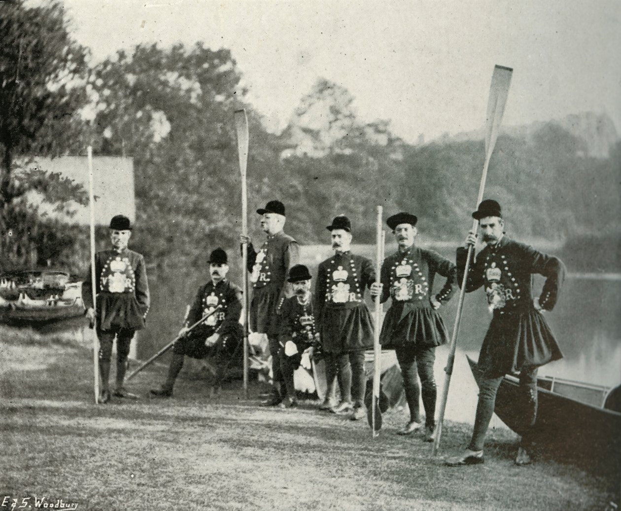 Majesteleri Watermen, c1897 by E. and S. Woodbury