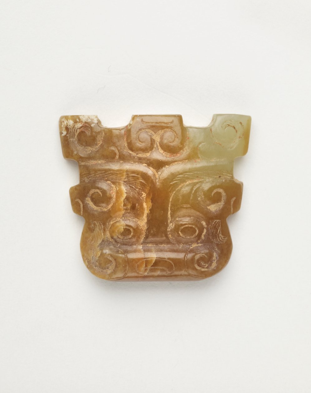 Hayvan maskesi şeklindeki kolye ucu, MÖ 650-500 by Eastern Zhou Dynasty Chinese School