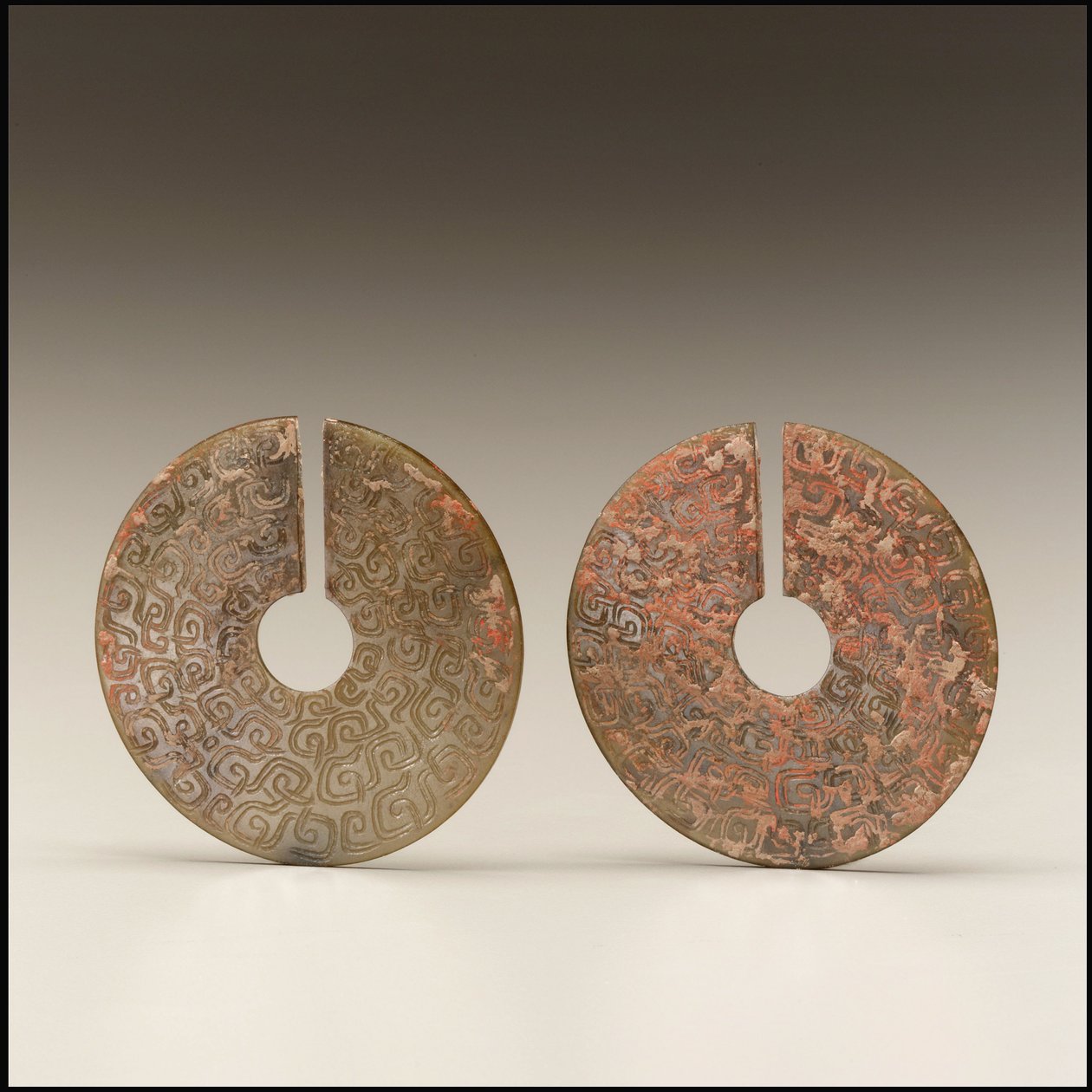 Bir çift küpe, yaklaşık MÖ 8.-7. yy by Eastern Zhou Dynasty Chinese School